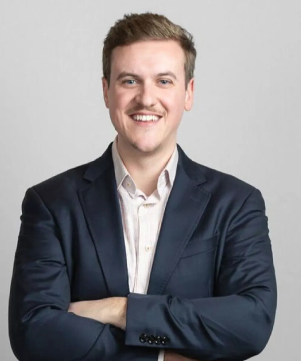Brett Riley headshot